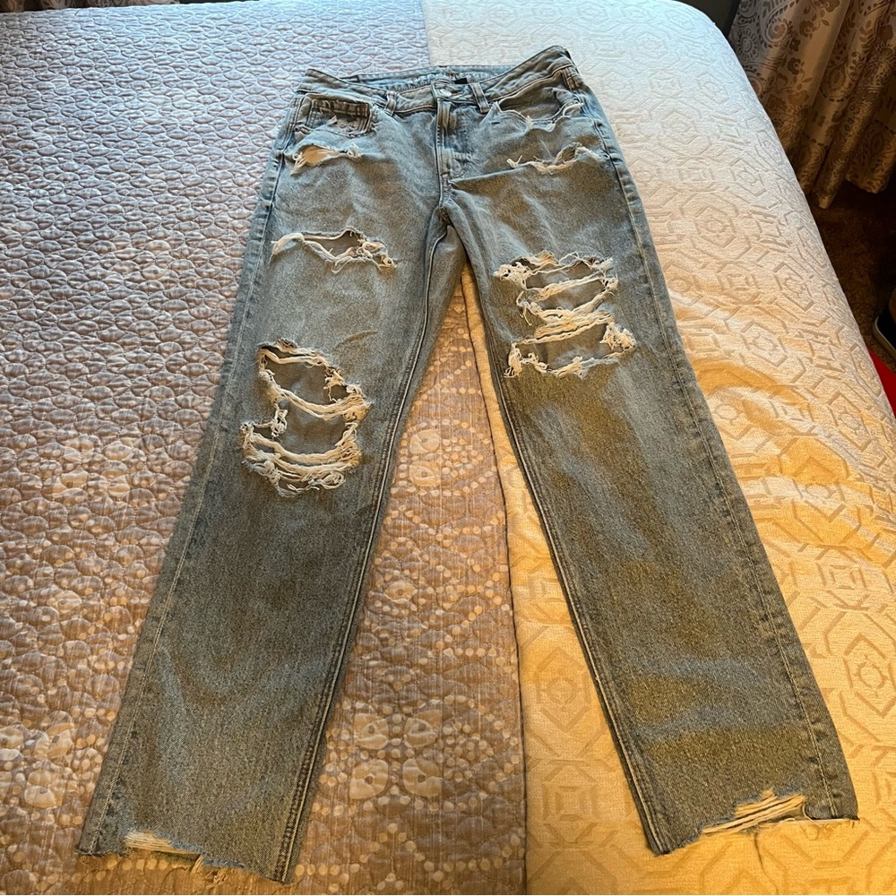 American Eagle Outfitters Strigid Light Blue Jeans. Women’s size 8.